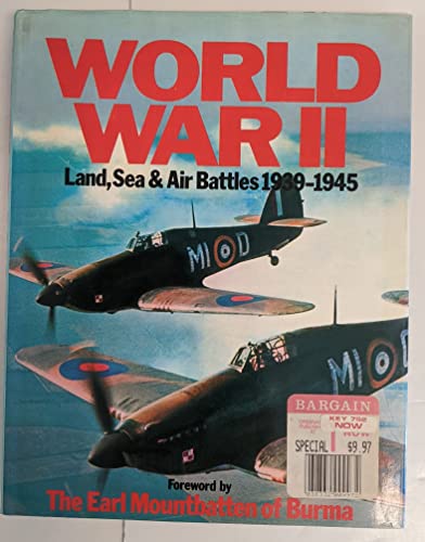 Imagen de archivo de World War II. Land, Sea and Air Battles 1939-1945 a la venta por PEND BOOKS