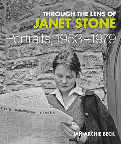 Beispielbild fr Through the Lens of Janet Stone zum Verkauf von Blackwell's