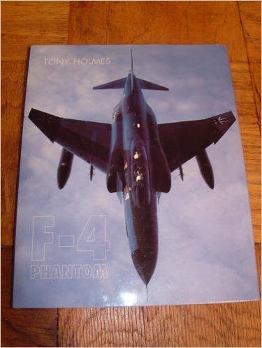 Beispielbild fr F-4 Phantom zum Verkauf von Wonder Book