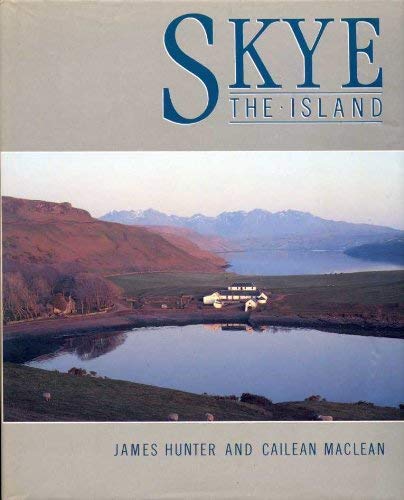 Beispielbild fr Skye: The Island zum Verkauf von WorldofBooks