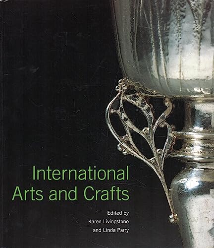 Beispielbild fr International Arts and Crafts zum Verkauf von WorldofBooks