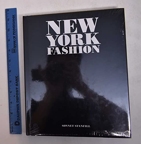 Imagen de archivo de New York Fashion a la venta por Red's Corner LLC