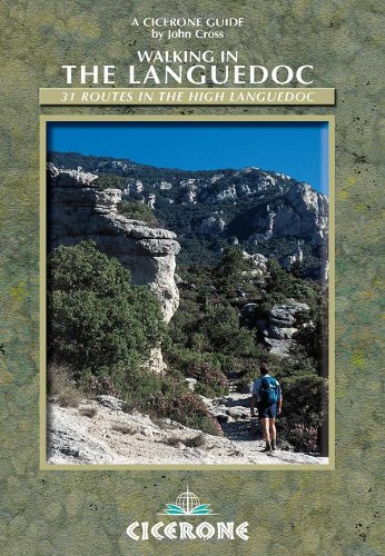 9781852845230: Walking in the Languedoc: 32 Routes in Haute Languedoc