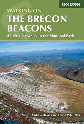 9781852845544: Walking on the Brecon Beacons: 45 circular walks in the National Park