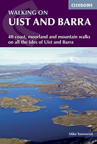 Walking on Uist and Barra. Mike Townsend (9781852846602) by Mike Townsend