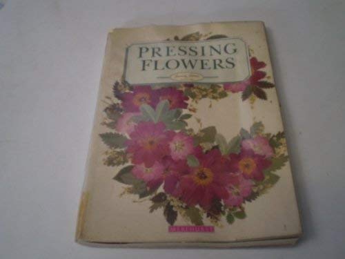 Imagen de archivo de Pressing Flowers a la venta por WorldofBooks