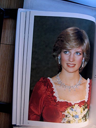 Beispielbild fr Diana, Princess of Wales, 1961-97: A Tribute in Photographs zum Verkauf von ThriftBooks-Dallas