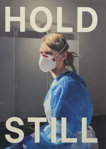 Beispielbild fr Hold Still: A Portrait of our Nation in 2020 zum Verkauf von medimops