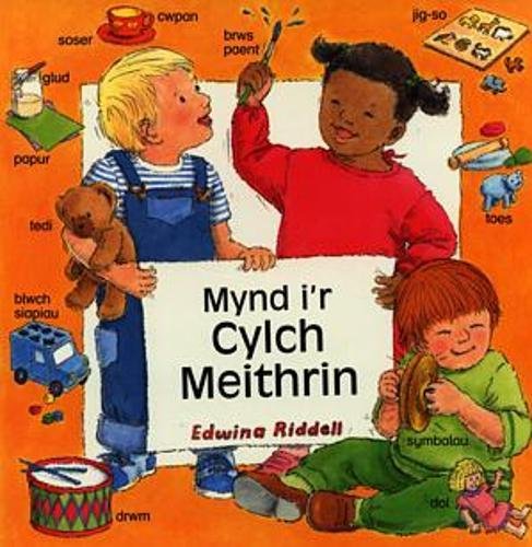 Imagen de archivo de Mynd i'r Cylch Meithrin a la venta por WorldofBooks