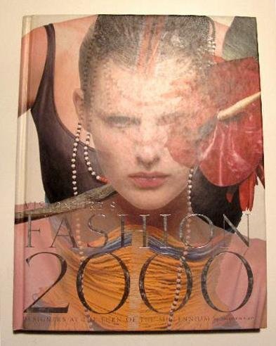 Imagen de archivo de Visionaire's Fashion 2000 a la venta por Better World Books Ltd
