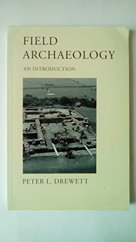 Beispielbild fr Field Archaeology: An Introduction zum Verkauf von WorldofBooks