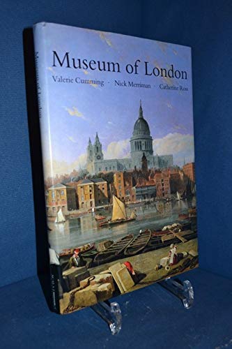 Imagen de archivo de Museum of London a la venta por Better World Books: West