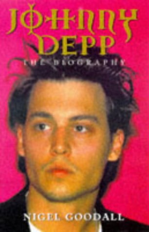 Imagen de archivo de Johnny Depp a la venta por BookHolders