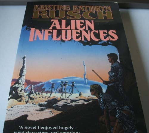 Beispielbild fr Alien Influences zum Verkauf von WorldofBooks