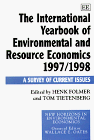 Imagen de archivo de The International Yearbook of Environmental and Resource Economics 1997/1998: A Survey of Current Issues (New Horizons in Environmental Economics series) a la venta por WorldofBooks
