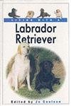 Beispielbild fr Living with a Labrador Retriever zum Verkauf von WorldofBooks