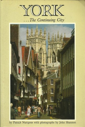 Imagen de archivo de York: The Continuing City a la venta por WorldofBooks