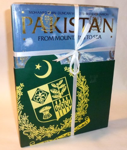 Imagen de archivo de Journey through Pakistan a la venta por ThriftBooks-Atlanta