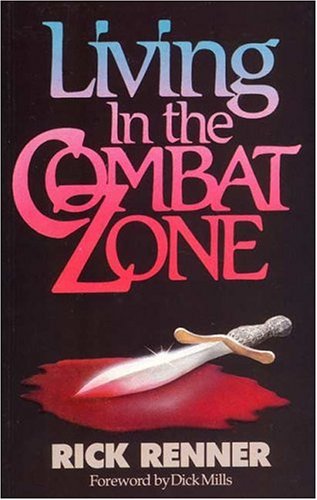 Beispielbild fr Living in the Combat Zone zum Verkauf von Better World Books