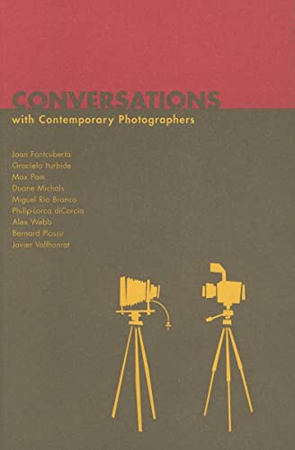 Beispielbild fr Conversations with Contemporary Photographers zum Verkauf von ThriftBooks-Atlanta