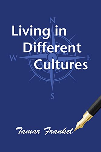 9781888215496: Living in Different Cultures