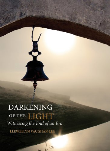 Imagen de archivo de Darkening of the Light : Witnessing the End of an Era a la venta por Better World Books: West