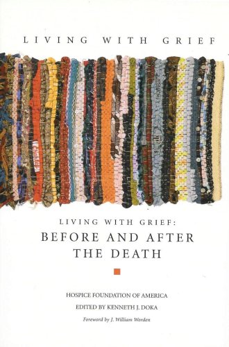 9781893349087: Living With Grief: Before and After the Death