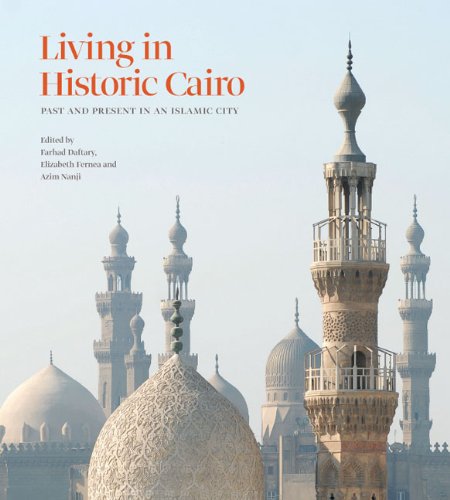 9781898592280: Living in Historic Cairo: Past and Present in an Islamic City (Institute of Ismaili Studies)