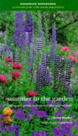 Beispielbild fr Summer in the Garden zum Verkauf von Better World Books