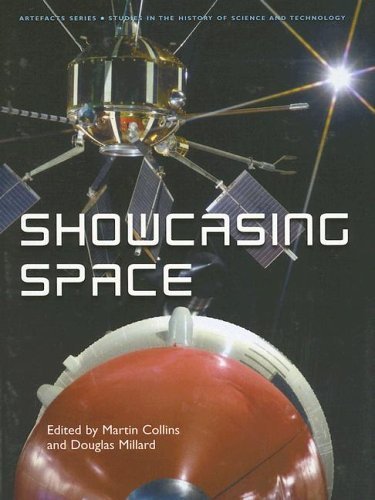 Imagen de archivo de Showcasing Space (Artefacts) a la venta por Hay-on-Wye Booksellers