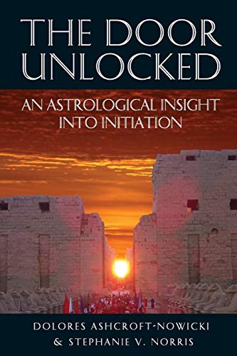 Imagen de archivo de The Door Unlocked - An Astrological Insight Into Initiation a la venta por WorldofBooks