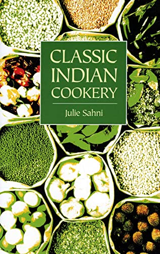 Imagen de archivo de Classic Indian Cooking a la venta por Book Deals