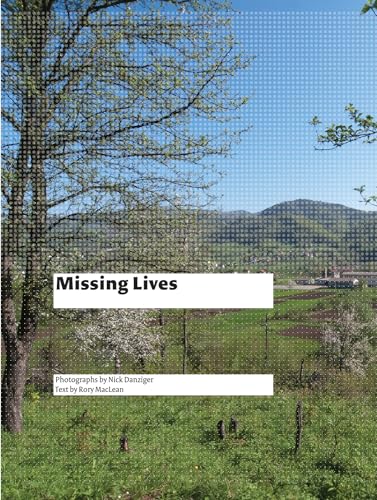 Beispielbild fr Missing Lives zum Verkauf von Front Cover Books