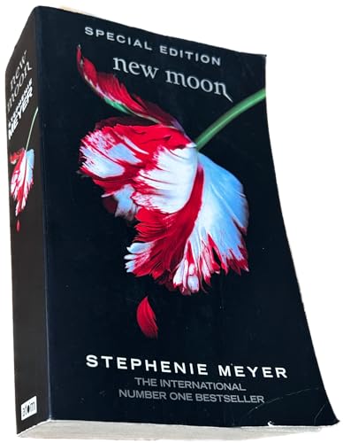 Stock image for New Moon (TWILIGHT SERIES) for sale by HPB-Emerald