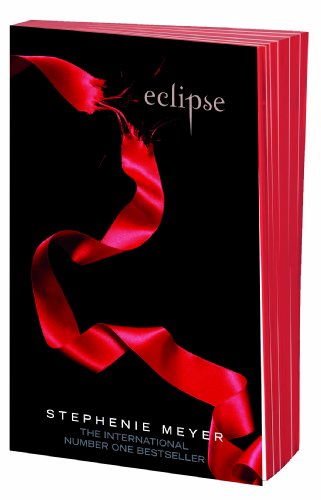 Beispielbild fr Eclipse: Red Edged Special Edition (Twilight Saga) zum Verkauf von WorldofBooks