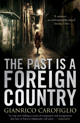 Imagen de archivo de Past is a Foreign Country a la venta por SecondSale