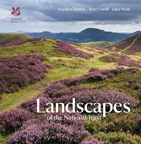 Imagen de archivo de Landscapes of the National Trust a la venta por MusicMagpie