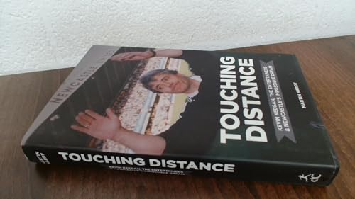 Imagen de archivo de Touching Distance a la venta por WorldofBooks