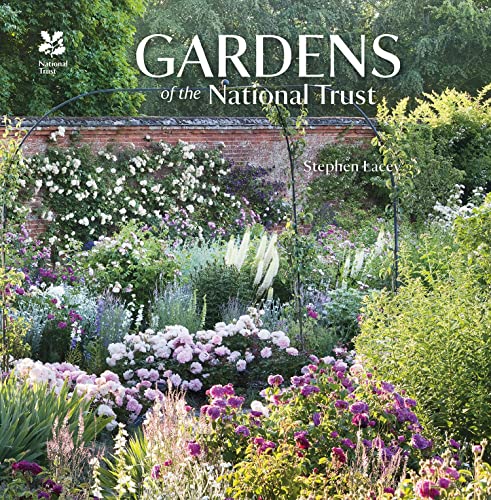 Beispielbild fr Gardens of the National Trust 2016 (National Trust Home and Garden) zum Verkauf von Reuseabook