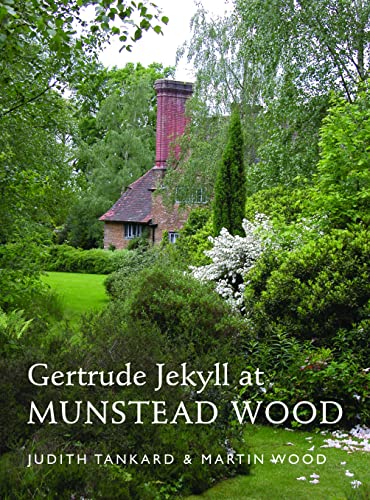 Beispielbild fr Gertrude Jekyll at Munstead Wood zum Verkauf von Blackwell's