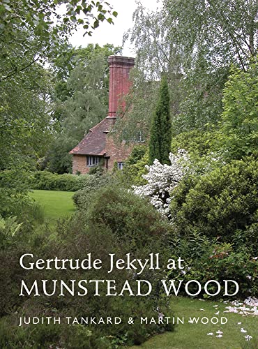 Imagen de archivo de Gertrude Jekyll at Munstead Wood a la venta por Hourglass Books