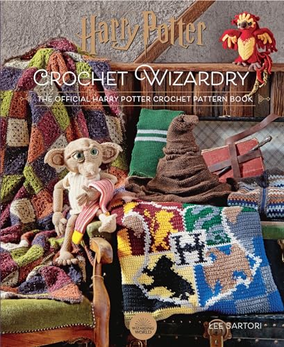 Beispielbild fr Harry Potter Crochet Wizardry: The official Harry Potter crochet pattern book zum Verkauf von WorldofBooks