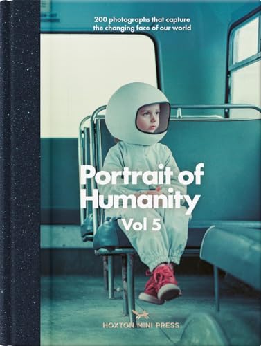 Beispielbild fr Portrait of Humanity Vol 5: 200 photographs that capture the changing face of our world zum Verkauf von WorldofBooks