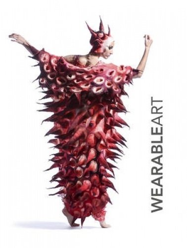 9781927213056: WearableArt