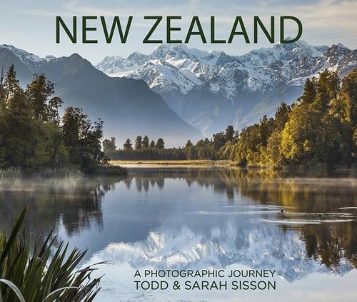 Beispielbild fr New Zealand: a photographic journey. HARDBACK EDITION zum Verkauf von WorldofBooks