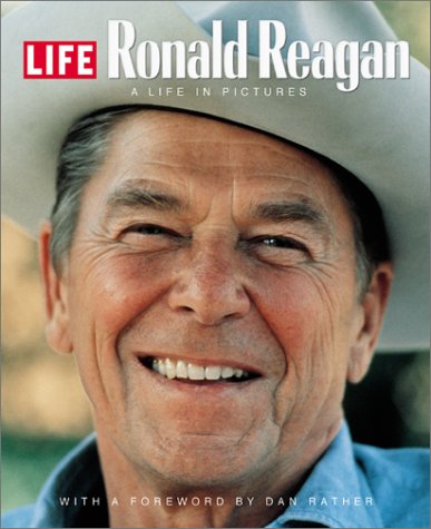 Beispielbild fr Ronald Reagan : A Life in Pictures zum Verkauf von Better World Books