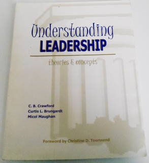 9781929149049: Understanding leadership: Theories & concepts