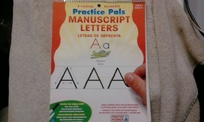 Beispielbild fr Bilingual Practice Pals Manuscript Letters zum Verkauf von Wonder Book