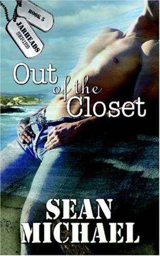 9781933389417: Out of the Closet