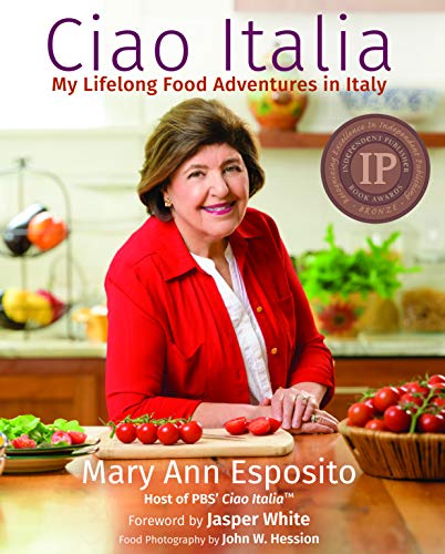 Beispielbild fr Ciao Italia: My Lifelong Food Adventures in Italy zum Verkauf von Goodwill Books